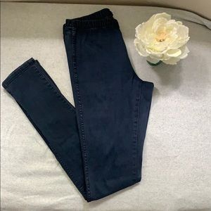 H&M skinny dark blue jean w elastic waist